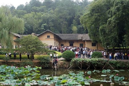  长沙-张家界-凤凰古城-韶山4晚5日游>长沙发团 湖南全景游首选