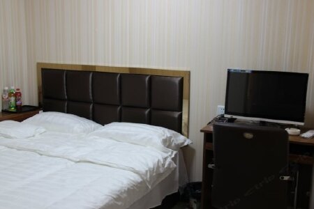 吉林红番茄时尚旅馆